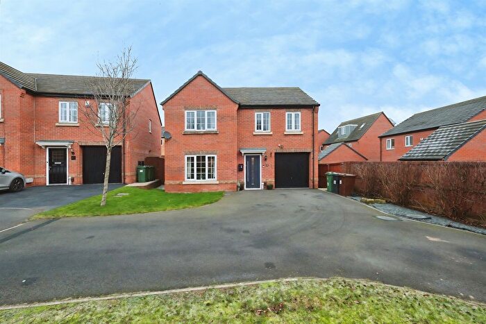 4 Bedroom Detached House For Sale In Oak Drive, Whinmoor, Leeds, LS14