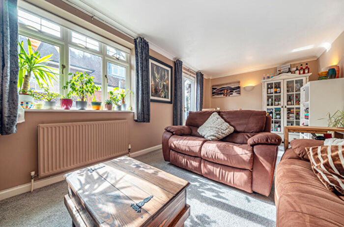 2 Bedroom Flat For Sale In Tan Tivvy Court, West Street, Haslemere, Surrey, GU27