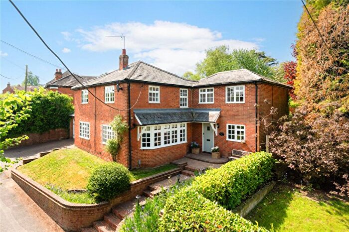 5 Bedroom Detached House For Sale In Popes Lane, Cookham Dean, Berkshire, SL6