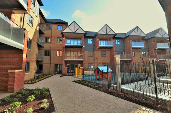 2 Bedroom Flat To Rent In Pullman Court, West Drayton UB7