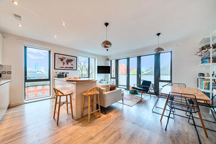 2 Bedroom Flat For Sale In Rotherhithe Street, Rotherhithe, London, SE16