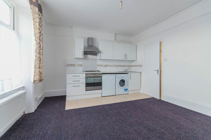 Studio To Rent In Pendennis Road, Streatham Hill, SW16