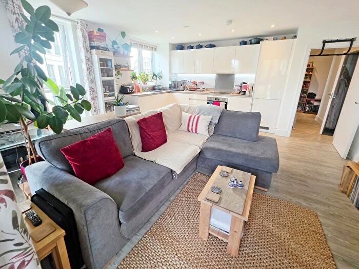 1 Bedroom Apartment For Sale In Hawthorne Court, West Cliff Road, Bournemouth, BH2