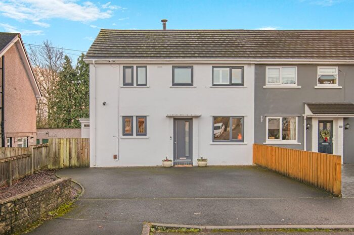 3 Bedroom Semi-Detached House For Sale In Ladyhill Close, Usk, Monmouthshire, NP15