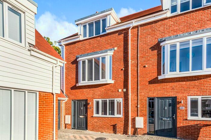 3 Bedroom Terraced House For Sale In Smiths Close, Brenzett, TN29