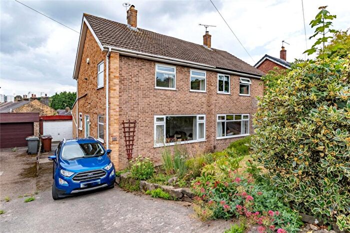 3 Bedroom Semi-Detached House For Sale In Knoll Wood Park, Horsforth, Leeds, LS18