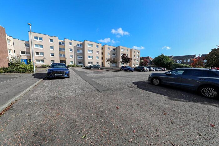 2 Bedroom Flat For Sale In Shetland Place, Kirkcaldy, KY1