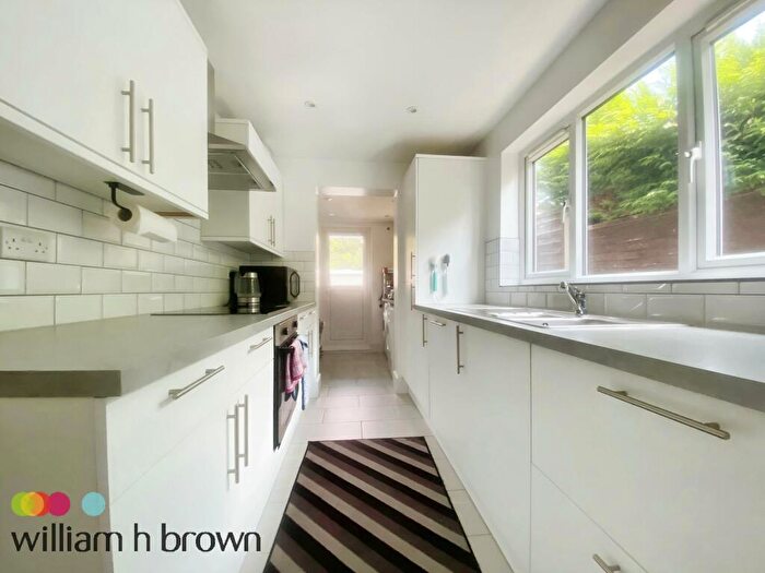 5 Bedroom Detached House To Rent In West Way, Brentwood, CM14