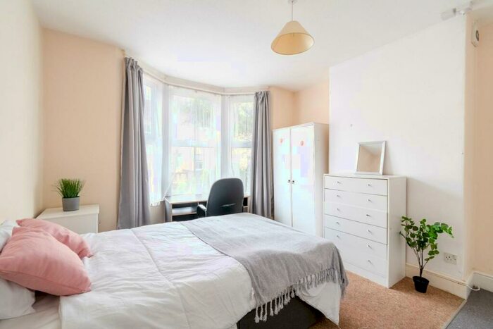 6 Bedroom Terraced House To Rent In Lorne Road, Bath, BA2