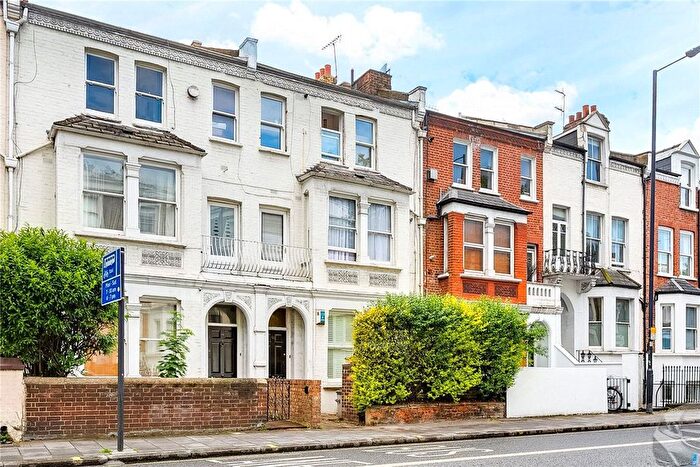 2 Bedroom Flat To Rent In Harwood Road, London, SW6