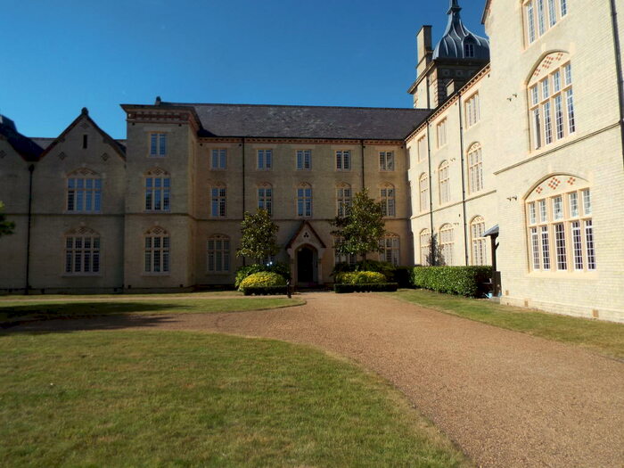 2 Bedroom Apartment To Rent In Fairfield Hall, SG5