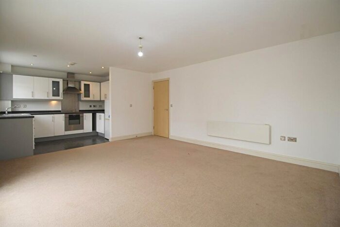 2 Bedroom Apartment To Rent In Manor Gardens Close, Loughborough, LE11