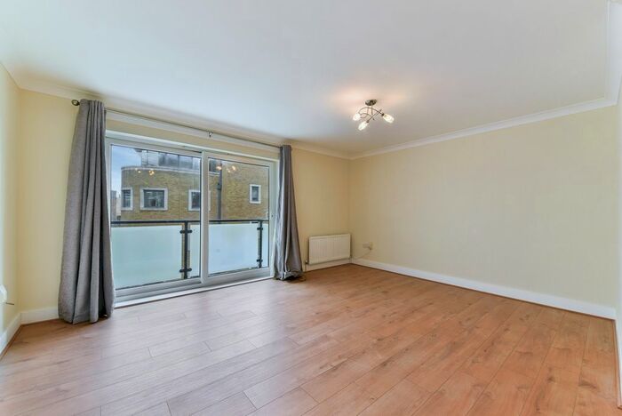 2 Bedroom Flat To Rent In Cascades Court, Wimbledon, SW19