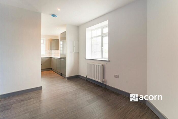 1 Bedroom Flat To Rent In New Studios & One Bedroom Apartments, SE5