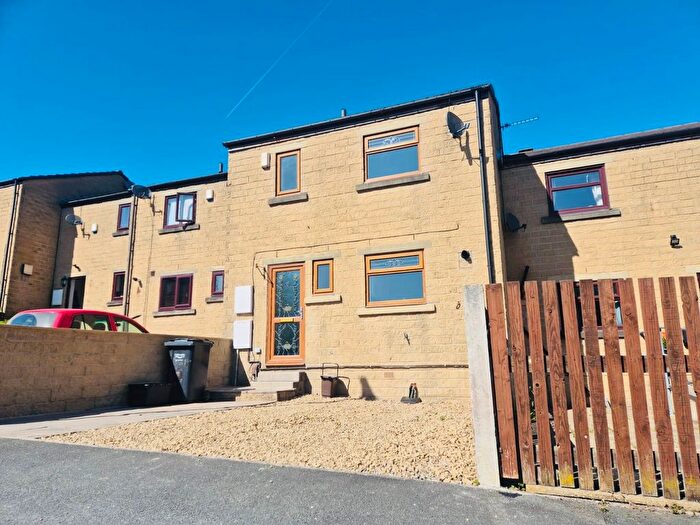 3 Bedroom Property To Rent In Bracewell Grove, Halifax, HX3