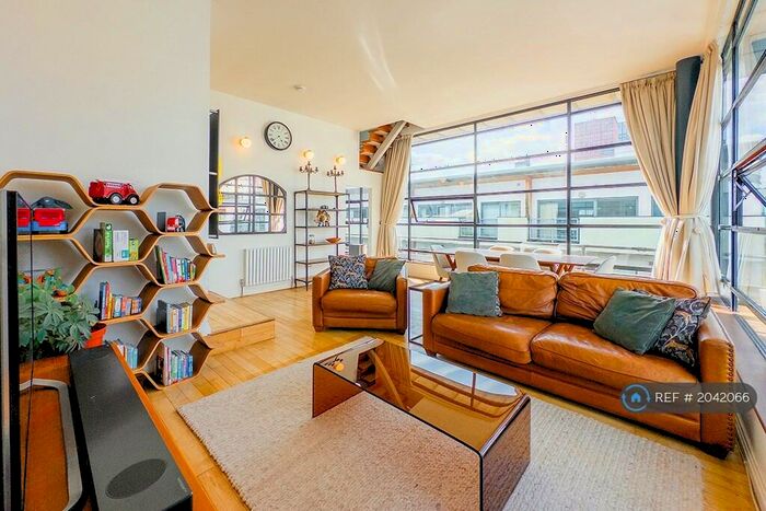 2 Bedroom Penthouse To Rent In Luna Street, Manchester, M4