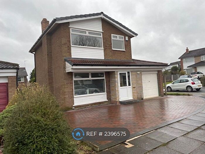 3 Bedroom Detached House To Rent In Dereham Close, Bury, BL8