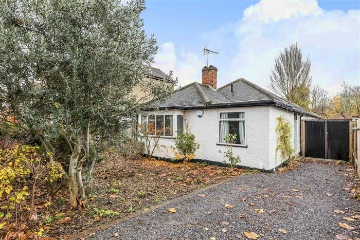 3 Bedroom Bungalow To Rent In North Road, Kew, Richmond, TW9