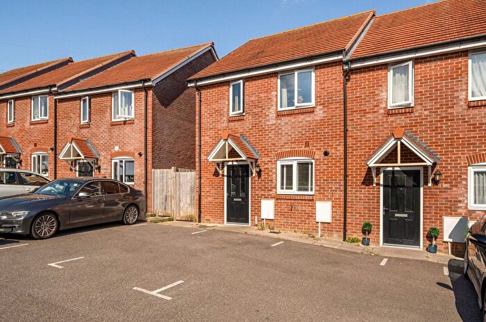 2 Bedroom Terraced House For Sale In Frewen Close, Billingshurst, RH14