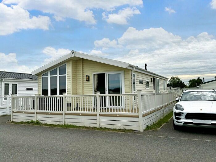 3 Bedroom Mobile Home For Sale In Steeple Bay Holiday Park, Steeple Bay, CM0