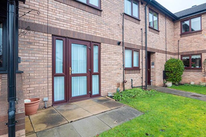 2 Bedroom Apartment For Sale In Galloway Court, Pudsey, LS28