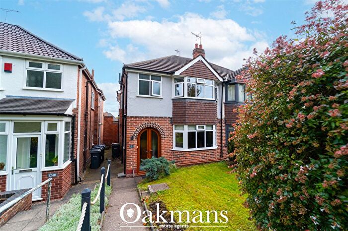 3 Bedroom Semi-detached House For Sale In Bristol Road South, Northfield, Birmingham, B31