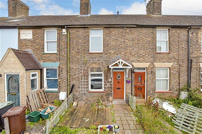 3 Bedroom Terraced House For Sale In High Street, Maidstone, Kent, ME1