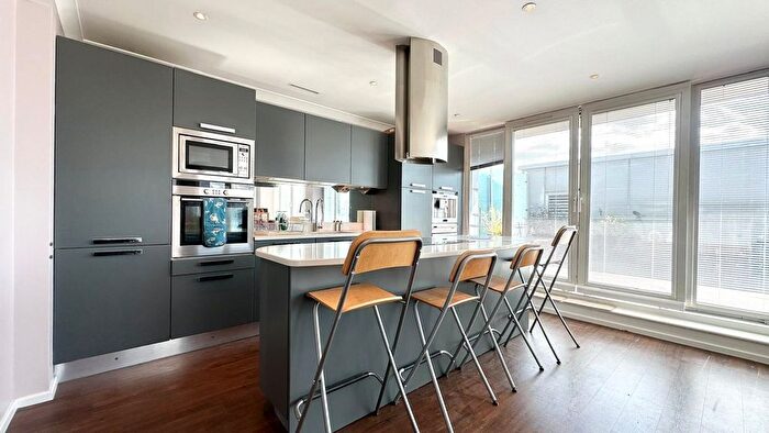 3 Bedroom Flat For Sale In Western Gateway, London, E16