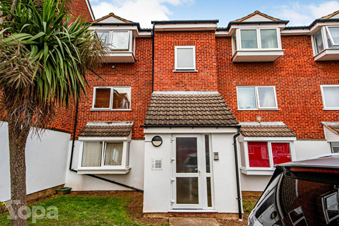 1 Bedroom Flat For Sale In Heathdene Drive, Belvedere, DA17
