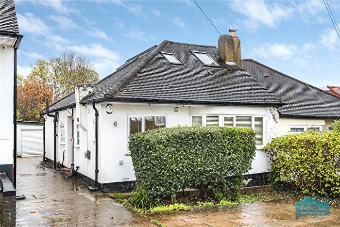 3 Bedroom Bungalow For Sale In Bittacy Rise, Mill Hill, London, NW7