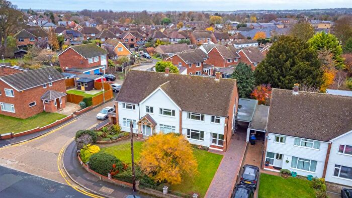 3 Bedroom Semi Detached House For Sale In Grays Lane, Hitchin, SG5