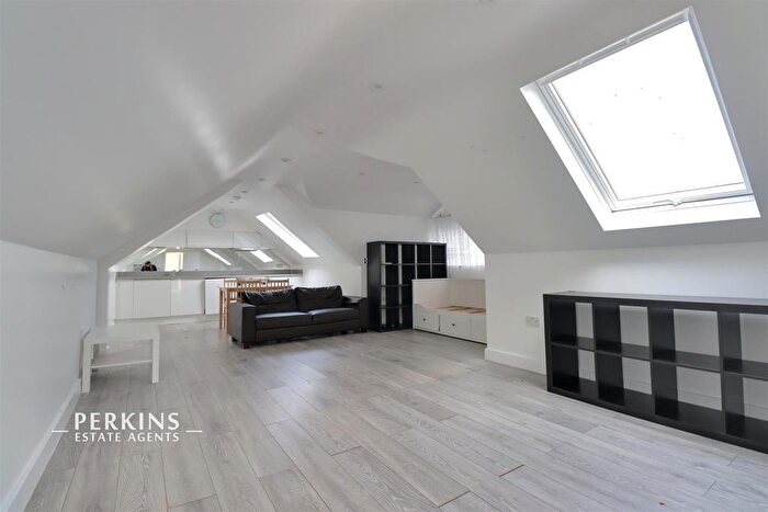 2 Bedroom Flat For Sale In Greenford, UB6