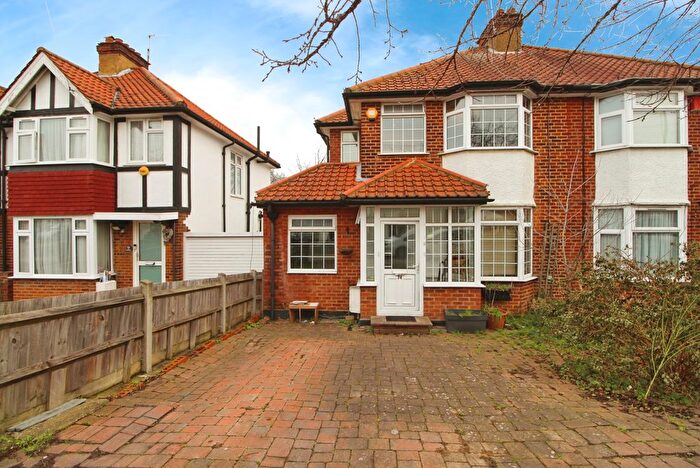 2 Bedroom Maisonette To Rent In The Greenway, Colindale, London, NW9