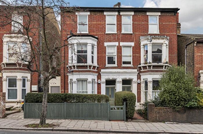 2 Bedroom Flat For Sale In Herne Hill Road, Herne Hill, London, SE24