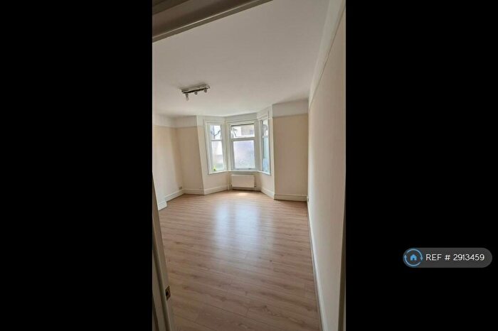 3 Bedroom Semi Detached House To Rent In Belmont Road, Sutton, SM2