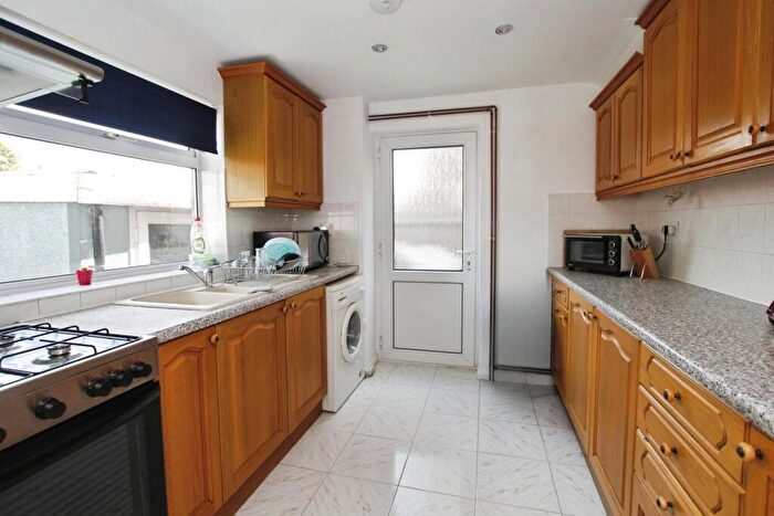 3 Bedroom Semi-Detached House To Rent In Brookside Walk, Leighton Buzzard, LU7