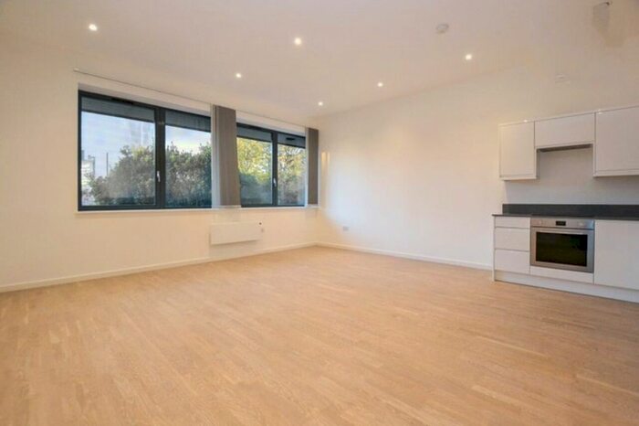 Studio To Rent In Riverbank Way, Brentford, TW8