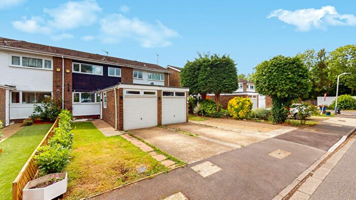 4 Bedroom Terraced House For Sale In Farthings Close, Pinner, Greater London, HA5