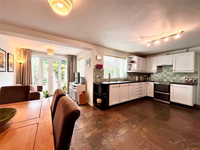4 Bedroom Link Detached House For Sale In Antrobus Close, Hatton, Warwick, Warwickshire, CV35