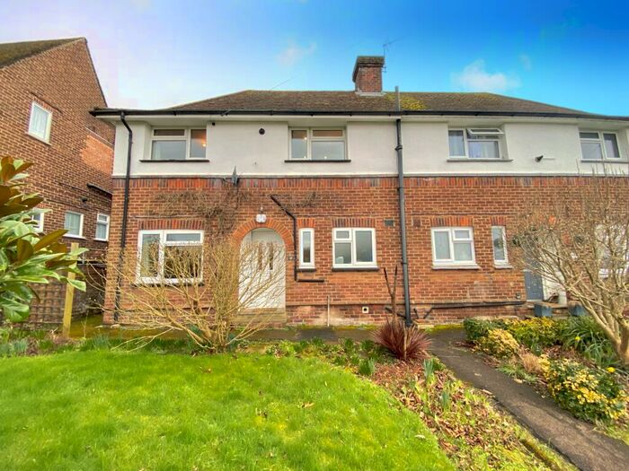 3 Bedroom Semi-Detached House To Rent In Vicarage Lane, East Farleigh, Maidstone, ME15