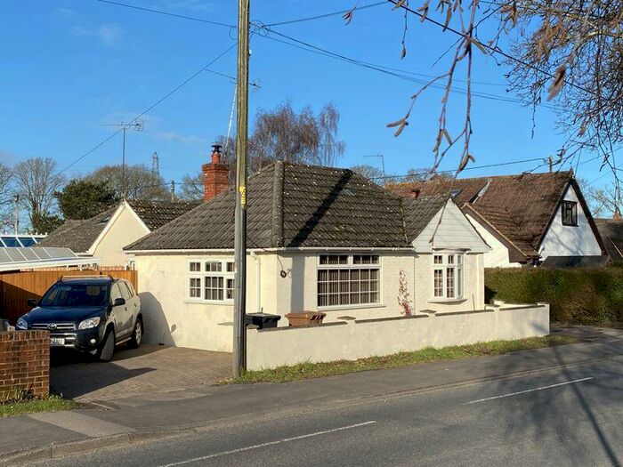 2 Bedroom Bungalow To Rent In Rownhams Lane, North Baddesley, Southampton, SO52