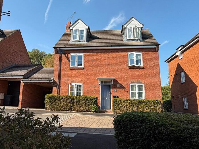 4 Bedroom Detached House For Sale In Snowshill Close Daventry Northamptonshire, NN11