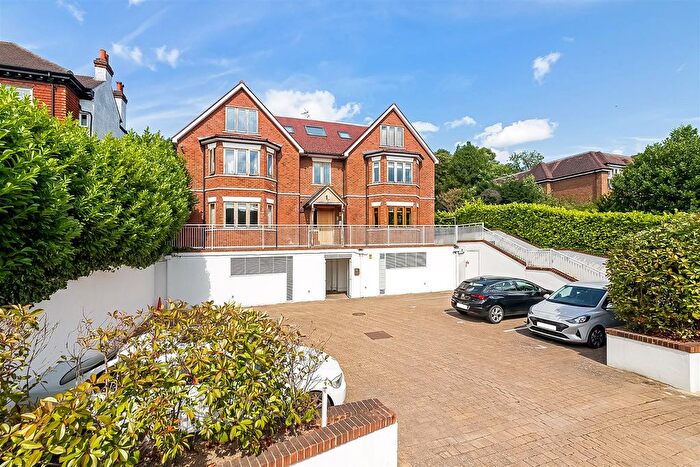 2 Bedroom Flat For Sale In Plough Lane, Purley, CR8