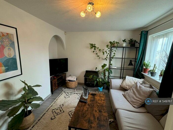 3 Bedroom End Of Terrace House To Rent In Victoria Way, London, SE7