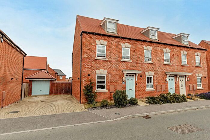 3 Bedroom End Terrace House For Sale In Tettenhall Way, Faversham, ME13