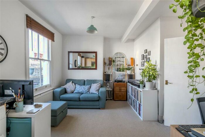 1 Bedroom Flat To Rent In Harringay Gardens, Harringay, London, N8