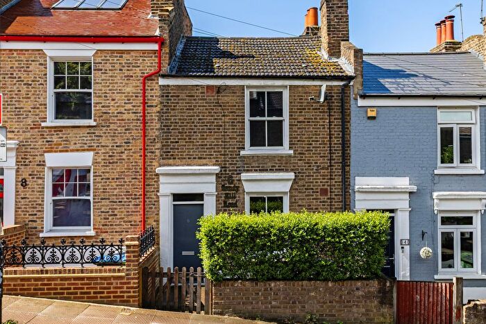 2 Bedroom Detached House For Sale In Sandy Hill Road, London, SE18