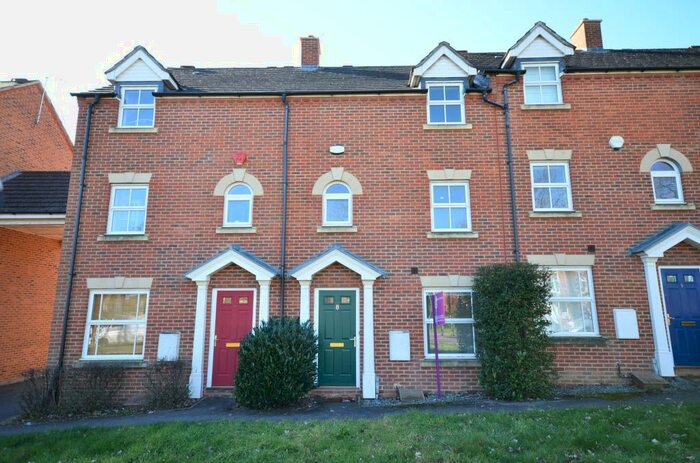 3 Bedroom Semi-Detached House To Rent In Sycamore Rise, Bracknell, RG12