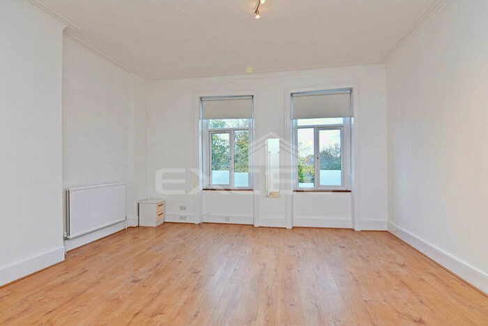 Studio To Rent In Parsifal Road, West Hampstead, London, NW6