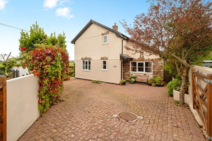 3 Bedroom Detached House For Sale In Tredinnick, Liskeard, Cornwall, PL14
